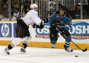 Manny Malhotra seems to have sour graps towards Columbus. (Picture courtesy of yahoo.com)