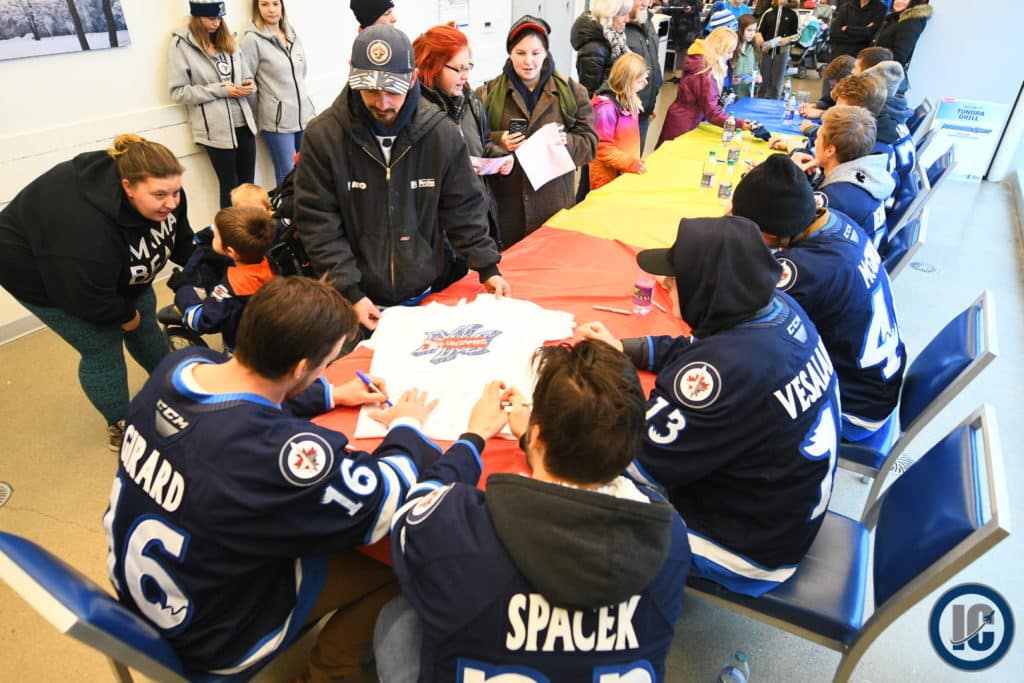Manitoba Moose got loose at the Assiniboine Park Zoo 11 Players signing
