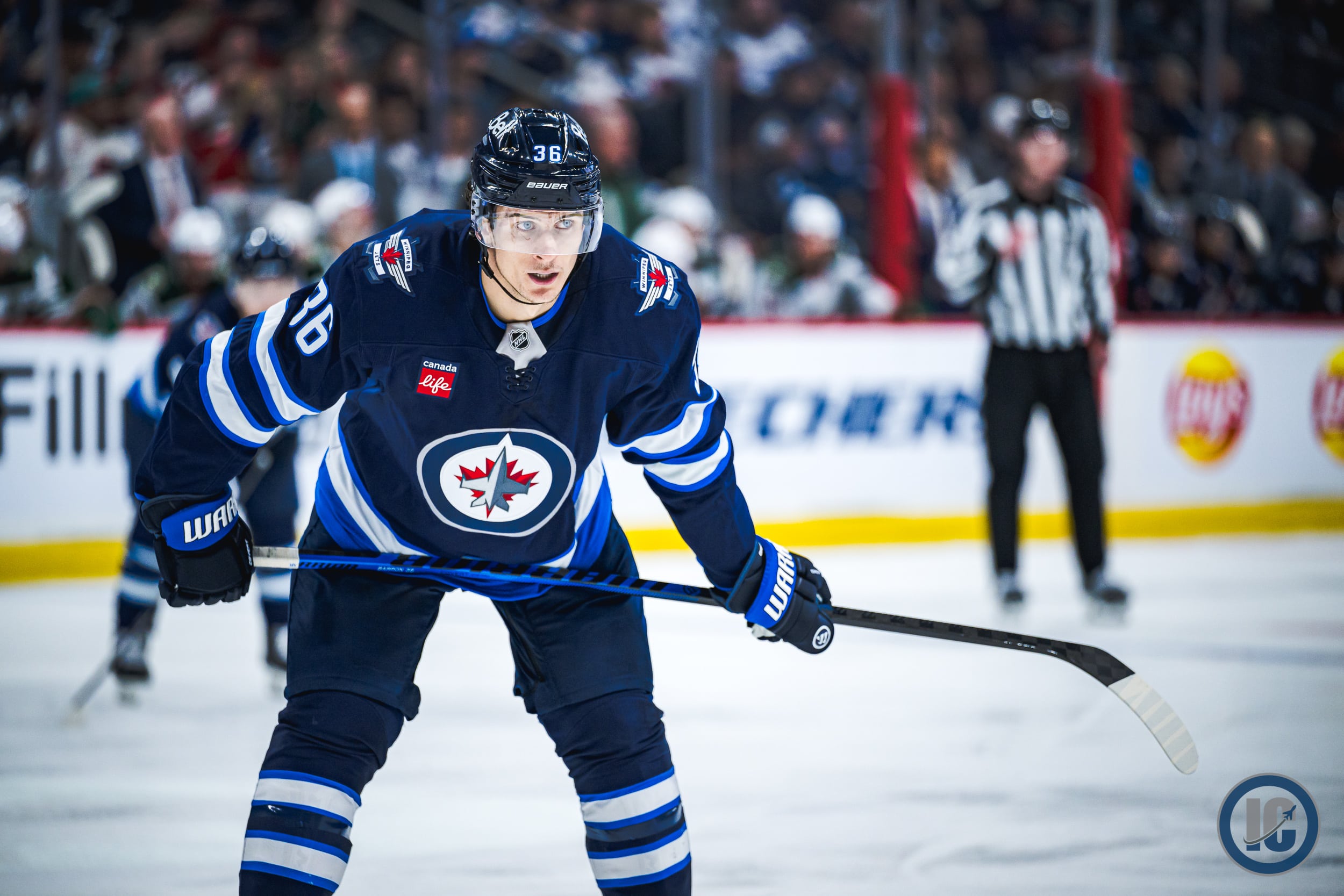 Winnipeg Jets sign RFA Morgan Barron to a two-year contract