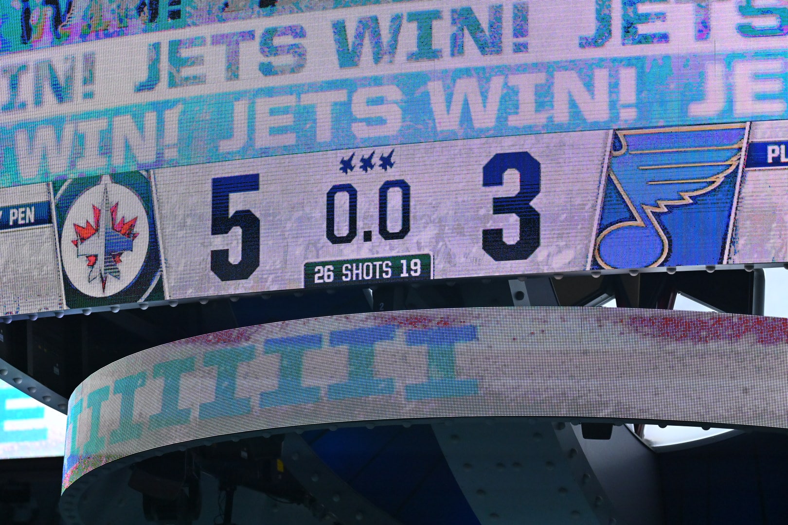 Jets hold serve in Winnipeg picking up big 5-3 game 5 win over Blues to take 3-2 series lead