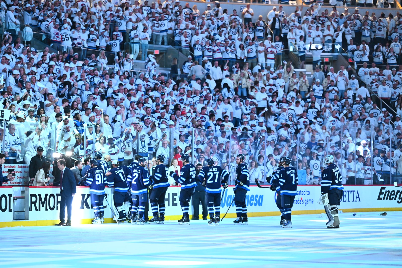 Winnipeg Jets win historic Game 7 over the St Louis Blues in double OT with the captain ending it