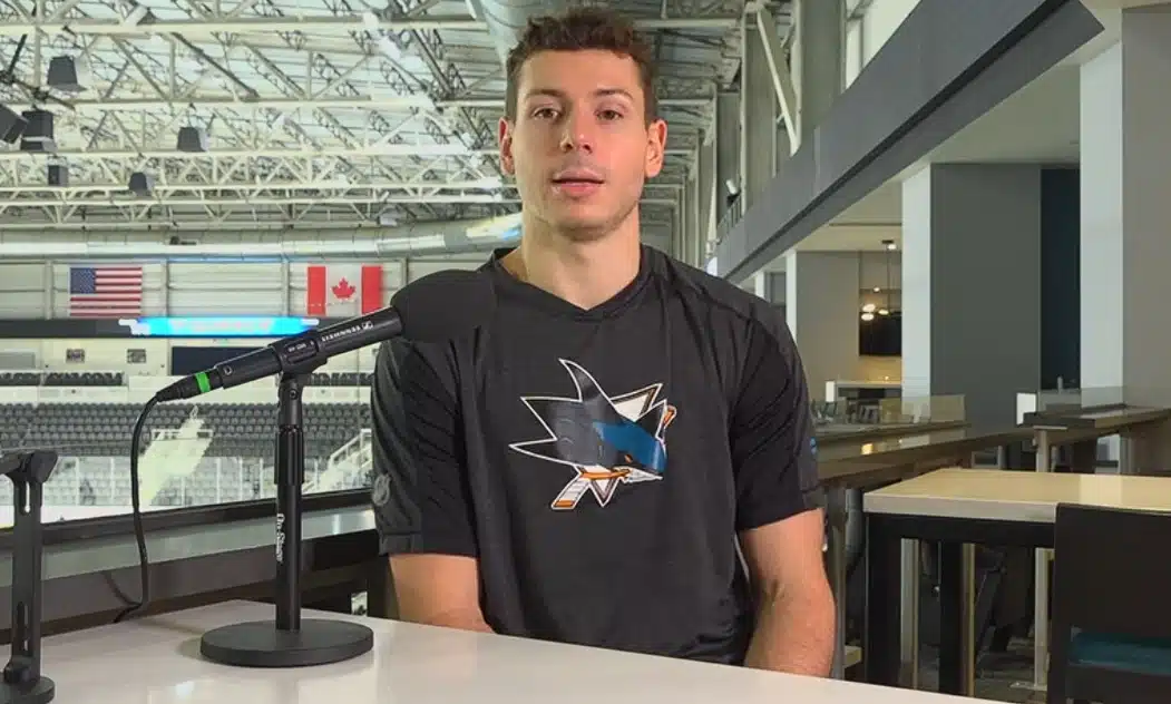 Winnipeg Jets sign Walker Duehr to a one-year contract